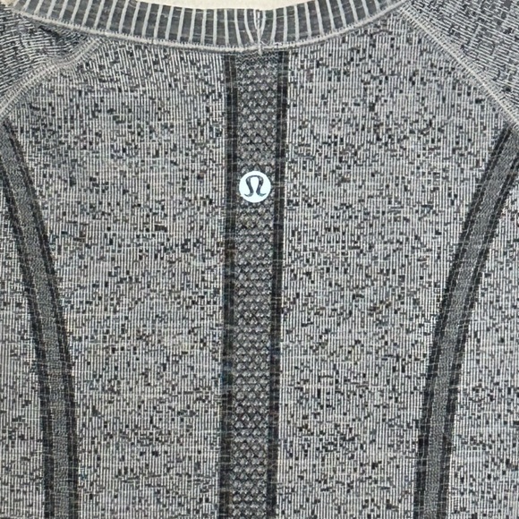 Lululemon 6 Swiftly Tech T-Shirt Tee Shirt Short Sleeve Rare Gray Ombré running - Picture 9 of 10